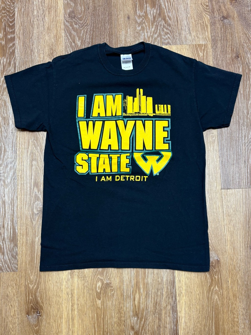 Gildan Black T-Shirt with Yellow Wayne State Detroit Graphic